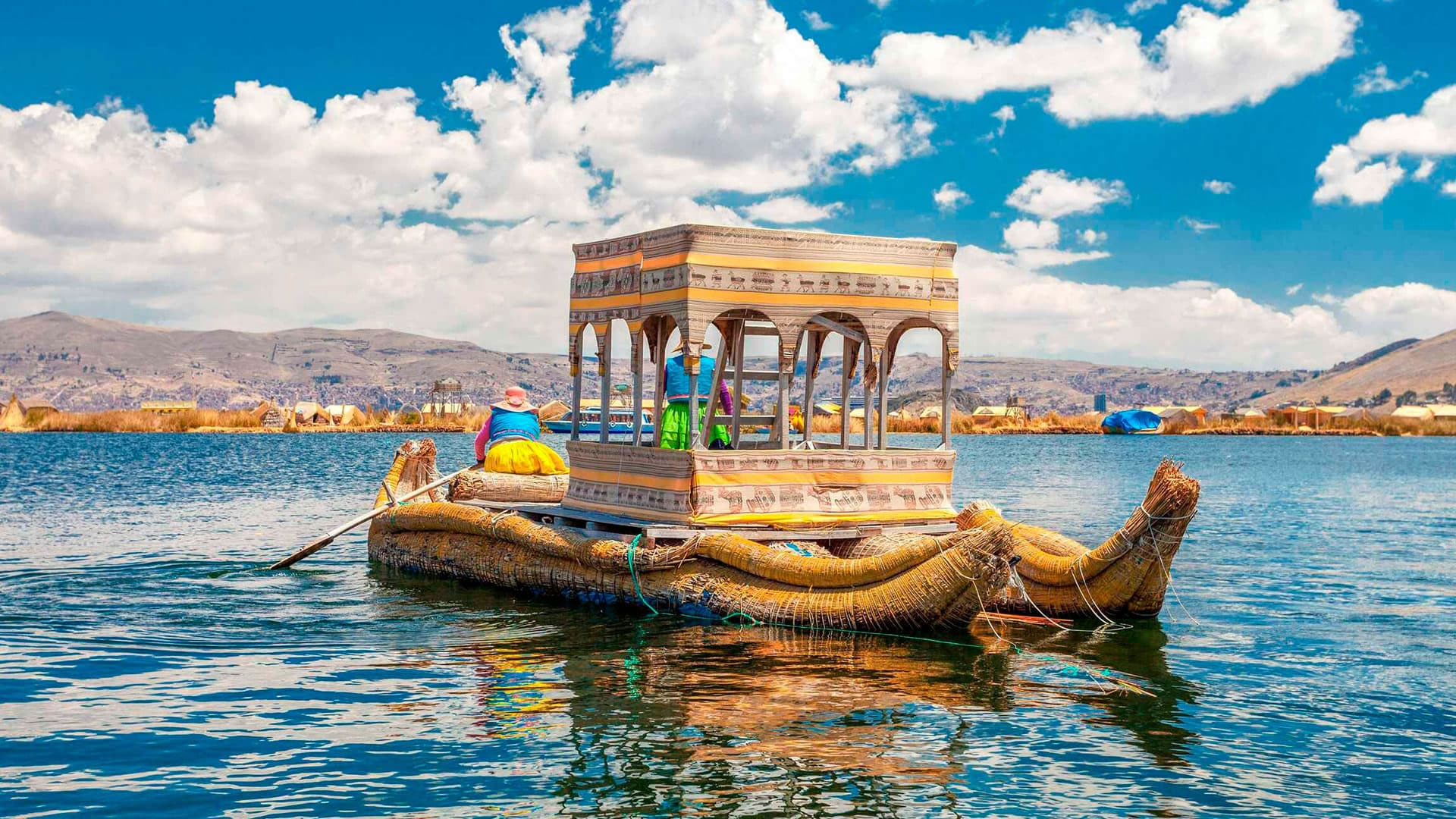 Isla Uros y Taquile Full Day
